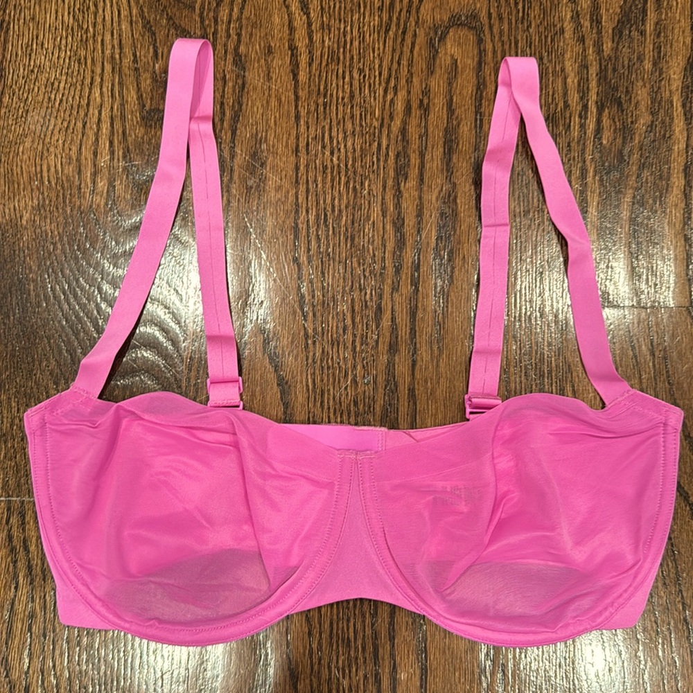 SKIMS no show unlined balconette bra, pink, size 36DD. NEW without tags.